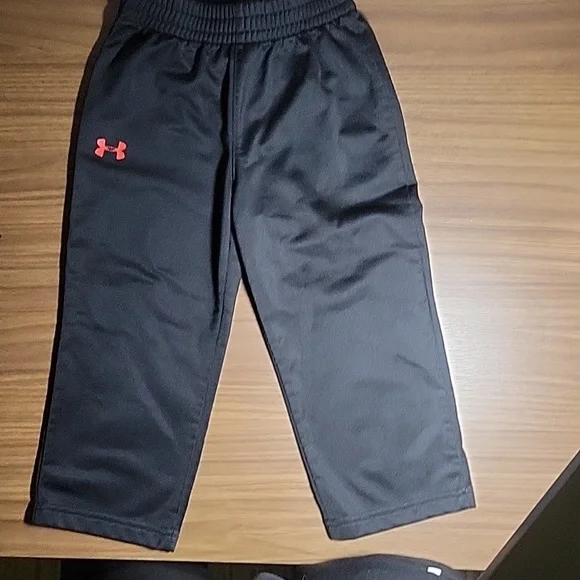 Toddler unisex size 3T Under Armour pants - Picture 1 of 3